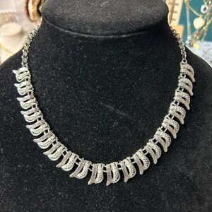Coro Pegasus Elegant Vintage Silver Chain Necklace
